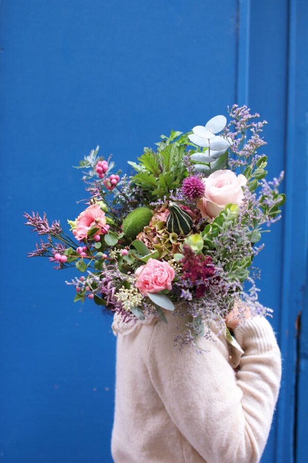 Bouquet composé de : •Rose Equitable •Hortensia •Lisianthus •alium •astilbe •chêne •symphorine •limonium •Feuillage